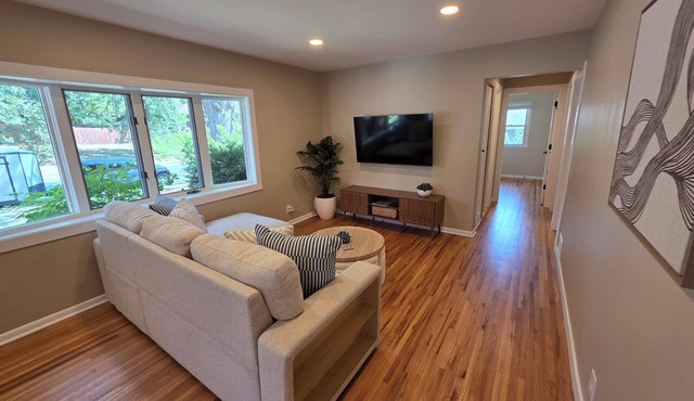 Spacious 5-bedroom house in Bloomington in Minneapolis