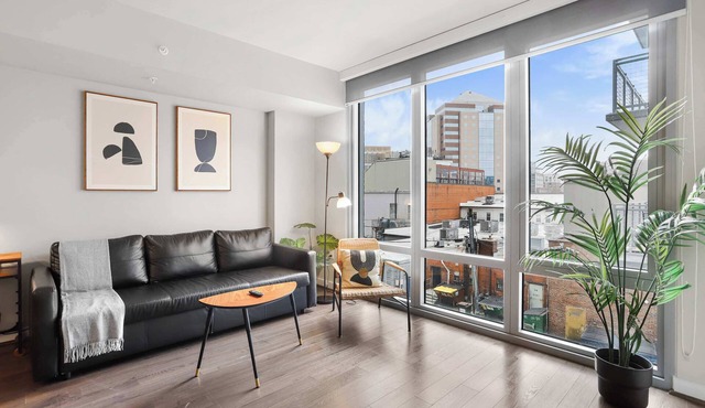 Spacious Apartment in Prime Location Near Metro in Arlington