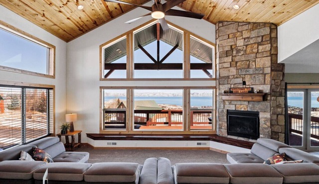 Spacious Country Bear Cabin at Bear Lake in Fish Haven