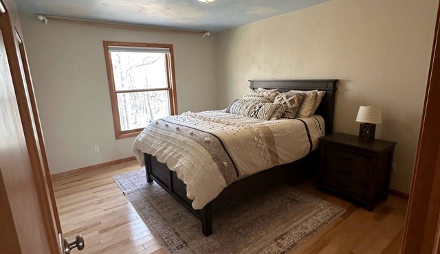 Spacious home with backyard, shuffle board, outdoor play area in Appleton