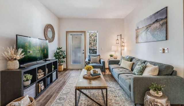 Spacious Modern 1BR 1BA w/AC | Downtown Redmond in Redmond