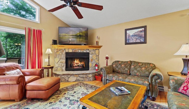 Spacious Mtn Home Close to Slopes Escape Heat in Beech Mountain
