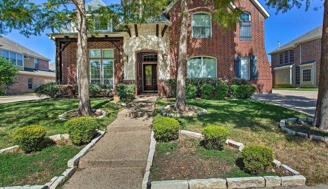 Spacious Murphy Retreat w/ Pool & Hot Tub! in Murphy