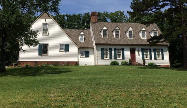 Special Rates-Enjoy Hot Springs in Our Colonial Williamsburg Reproduction Home in Hot Springs