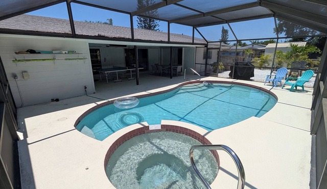 Splash Oasis - 3BR, 6 Beds, Heated Pool, Spa, BBQ Grill, Ping Pong, Near Beaches in Bradenton