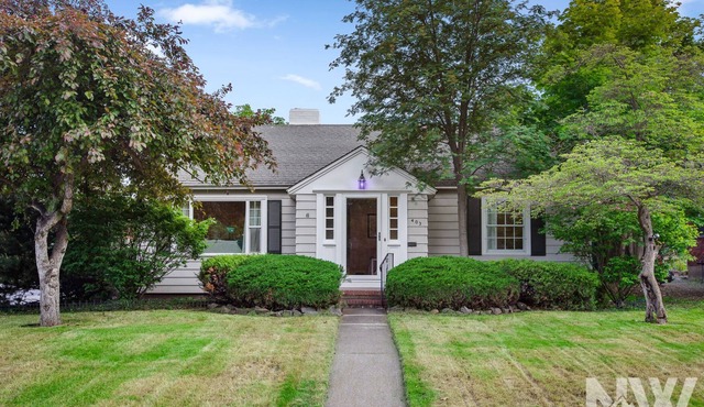 Spokane | Mid-Century Modern Pet Friendly | Sleeps 9 in Spokane
