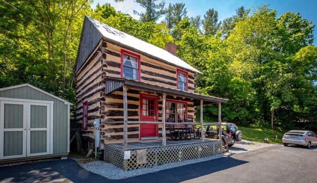 Stay in a 200 Year Old Log Cabin with Modern Conveniences in Bland