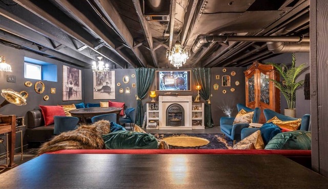 Storybook Escape: Speakeasy + Hot Tub + Sauna + Cold Plunge - Walk to Downtown in Lee's Summit