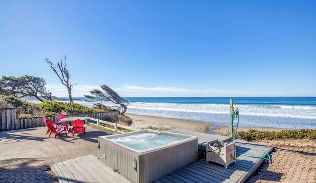 Stunning Oceanfront with Private Beach Access, Bonus Room, & Hot Tub in Depoe Bay
