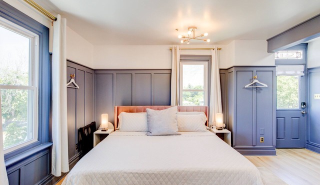 Suite 11 | Historic Art City Inn in Springville