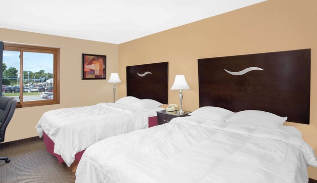 Super 8 by Wyndham Sheboygan WI in Sheboygan