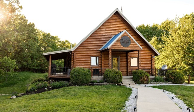 The Firefly Lodge on Lake Shelbyville - Fully Updated Cabin with Lake Access in Sullivan