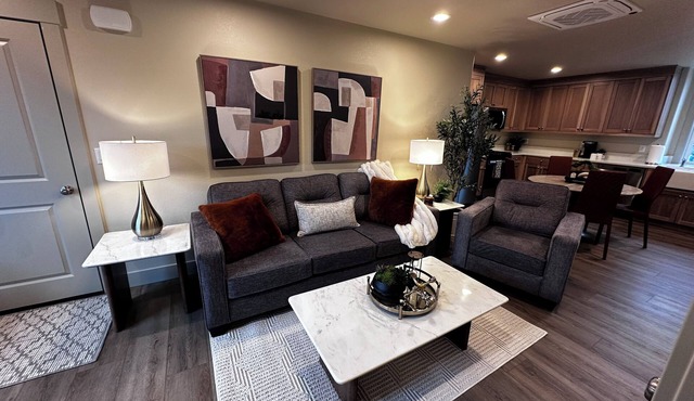 "The Lake House"- Brand New 2BR Retreat w/King Bed- Elegant -Close to Wineries in Turner