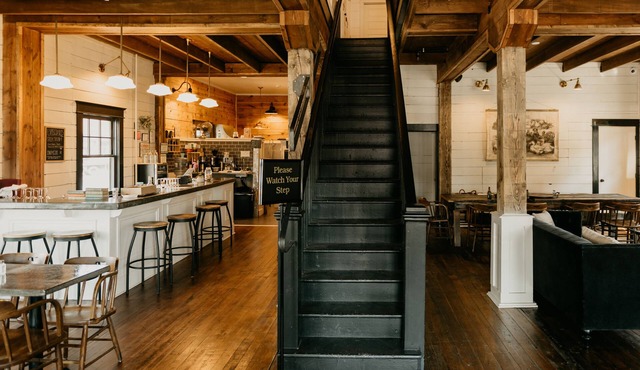 The Landing Hotel and Dining in La Grande