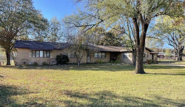 The Ranch House in Flippin