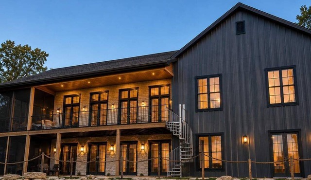 The Shipwreck Shack Castle Rock Lake Sleeps 18 in Mauston