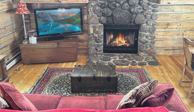 Timeless Mesa Hideaway Creekside Cabin in Mesa