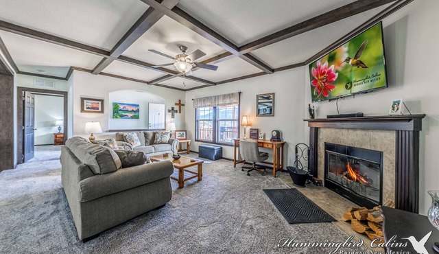 TR Green's House | Relax, Soak & Stay Close to the Action in Ruidoso Downs in Ruidoso Downs