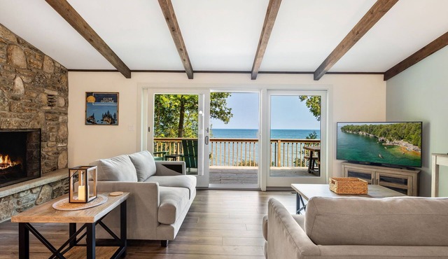 Tranquil Cliff Cottage - Northern Door County in Sturgeon Bay