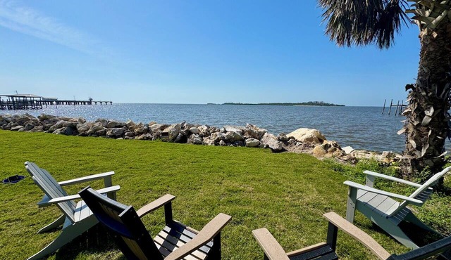 Two Waterfront Cottages in Cedar Key Amazing View! in Cedar Key