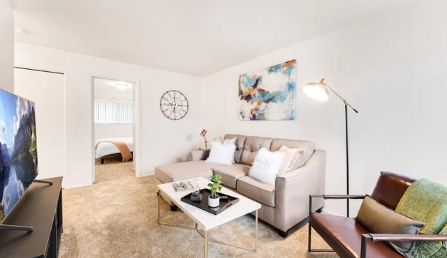 Unit #2-Spacious and updated 2 Bedroom unit in Gibraltar