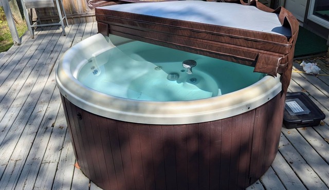 UP Adventure Basecamp with hot tub close to the Porcupine Mountains. in Ontonagon