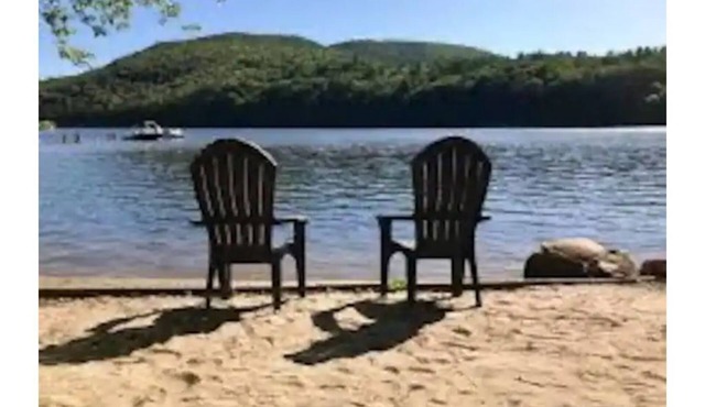Updated 4br home located 10 mins from Lake George in Lake Luzerne