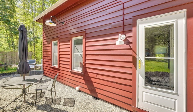 Updated/Pet-Friendly Cabin By Hikes and Woodstock! in Bearsville