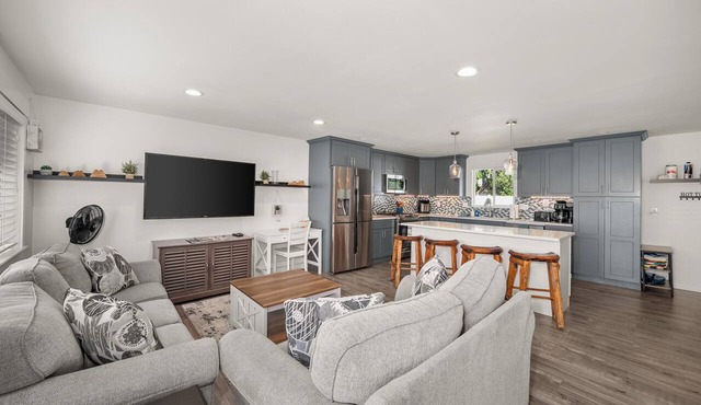 Updated Spacious Home & Hot Tub in Spokane Valley