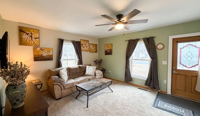 Walk to Kinni River & Downtown - Honeydew Cottage in River Falls