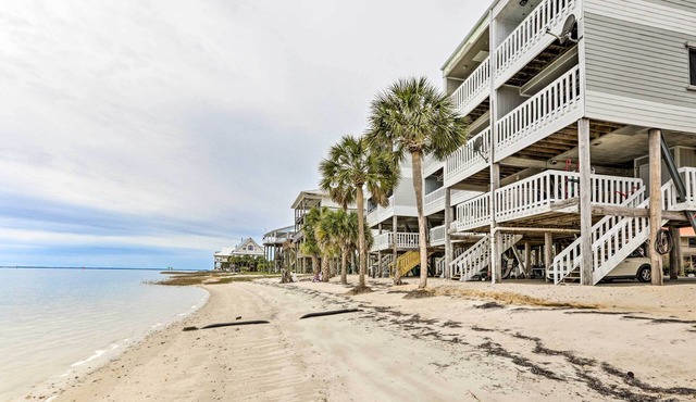 Waterfront Escape w/Balcony on Shell Point Beach! in Crawfordville