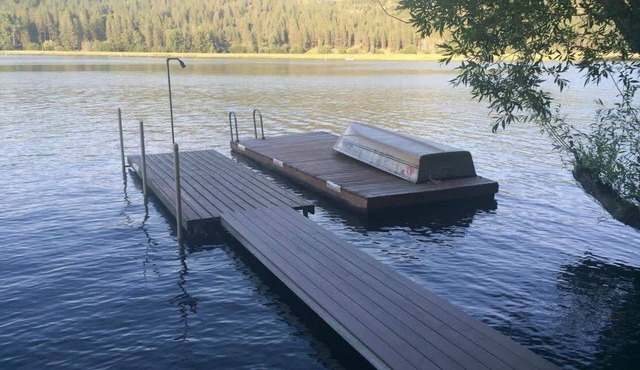 Waterfront Liberty Lake Home Sleeps 20 w/Private Dock & Lake Views in Liberty Lake