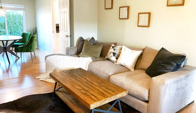Whispering Woods Oasis - 5B/3BA, with Pool Table in Beaverton
