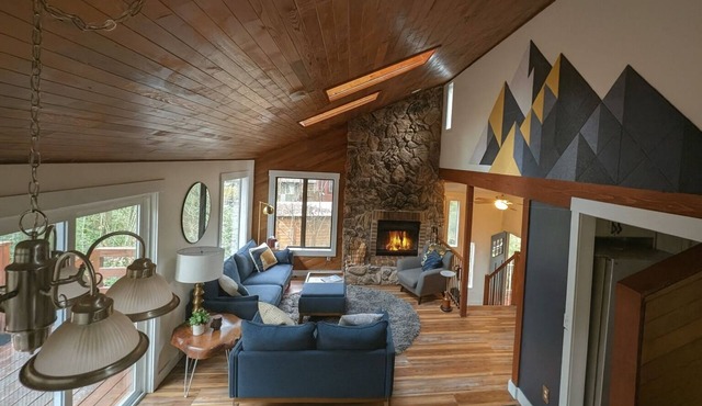 Wy’East Waters · Riverfront Hot Tub Retreat · Near Mt. Hood · Dog Friendly in Rhododendron