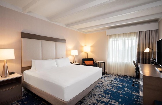 Crowne Plaza The Desmond Hotel 