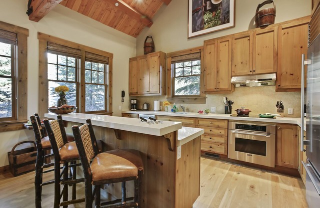 Granite Ridge Cabin,Teton Village,1mile from Grand Teton Park,walk to ski slopes in Jackson