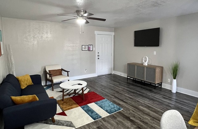 Luxury 2bd/2ba/2 min walk to AT&T stadium in Arlington