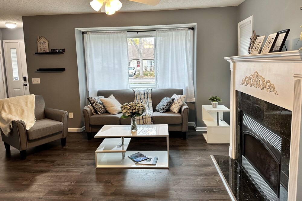 Richfield House | Centrally located house in Richfield minutes from MOA, MSP, shops, restaurants