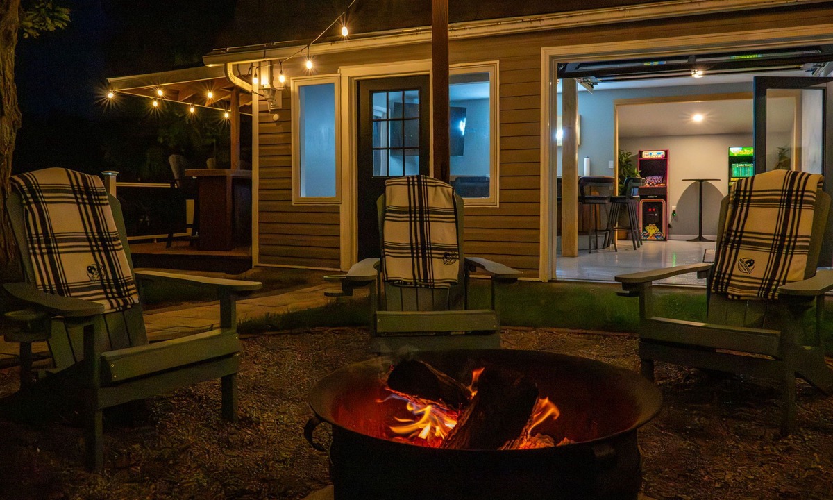 Sister Bay House | Hot Tub | Sauna | Bar | Arcade | Fire Pit