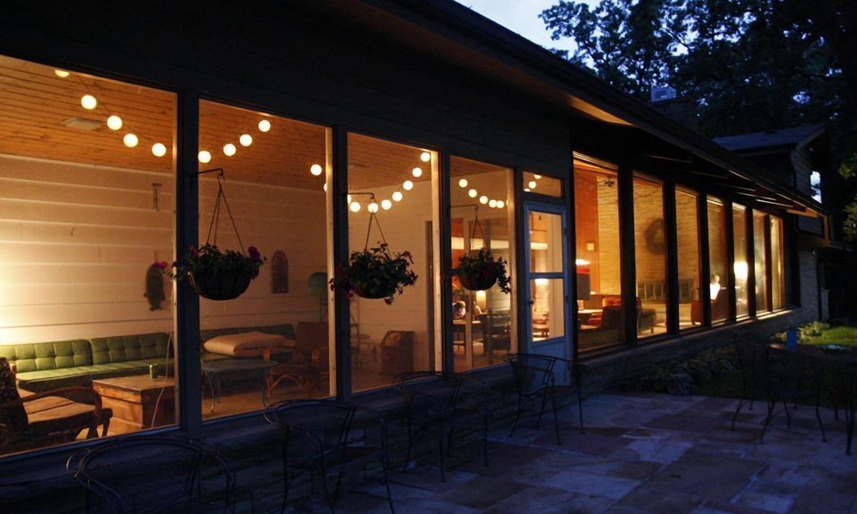 Mukwonago House | Family Retreat, private, large, great for multi-family, company retreat, wedding