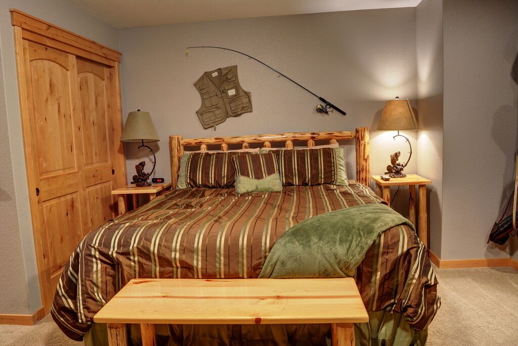 Deer Park House | Premier Luxury Home with 6 BR/7 BA, Hot Tub, Game Room, SHARC passes, A/C