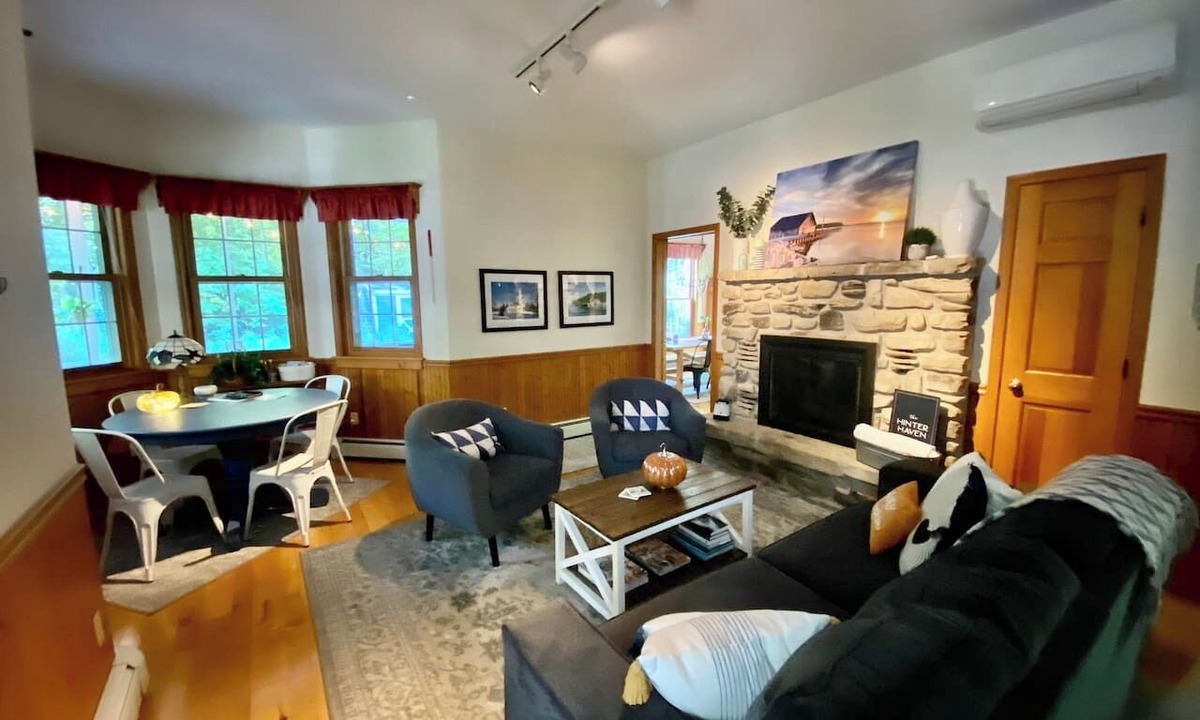 Sister Bay House | Private 3BR Gem on 2.5 Wooded Acres- Close to All