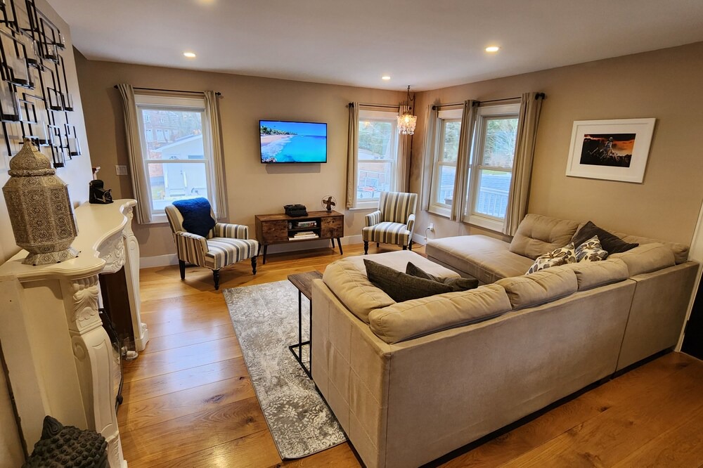 Photo of Livingroom in Baiting Hollow