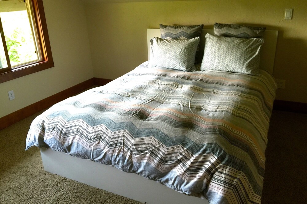 Photo of Bedroom in Newberg