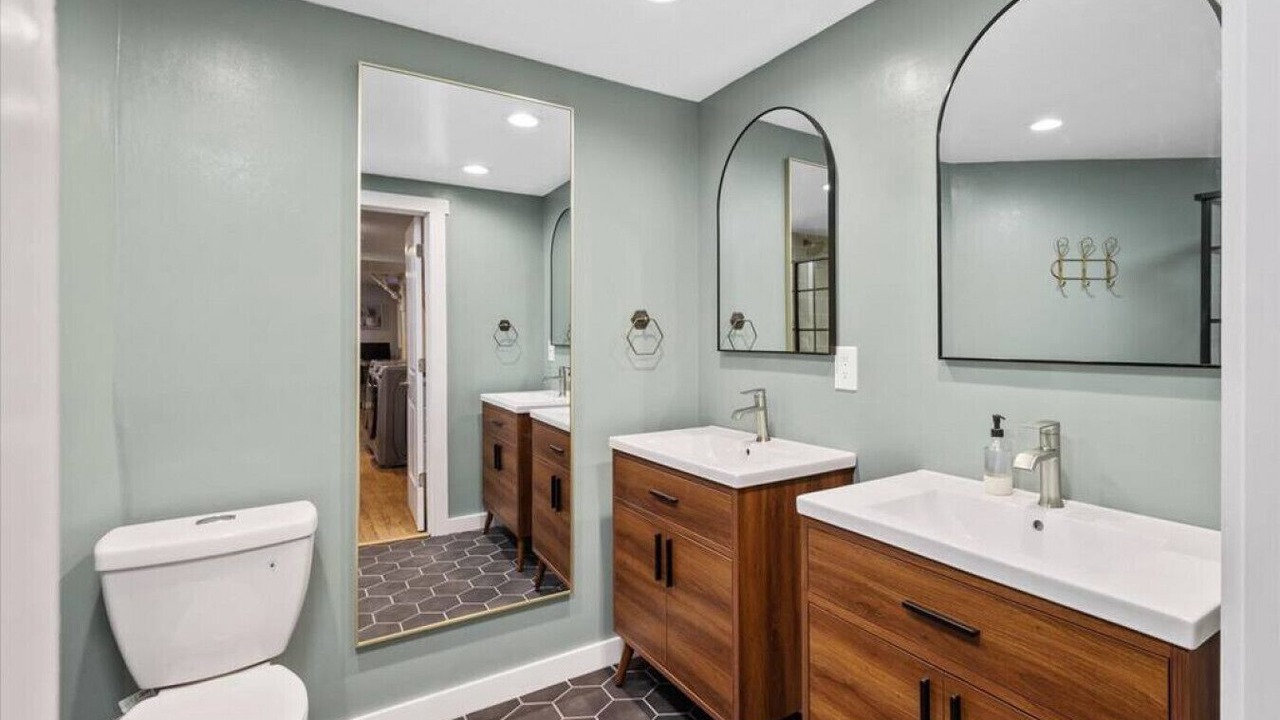 Photo of Bathroom in Lincoln Heights