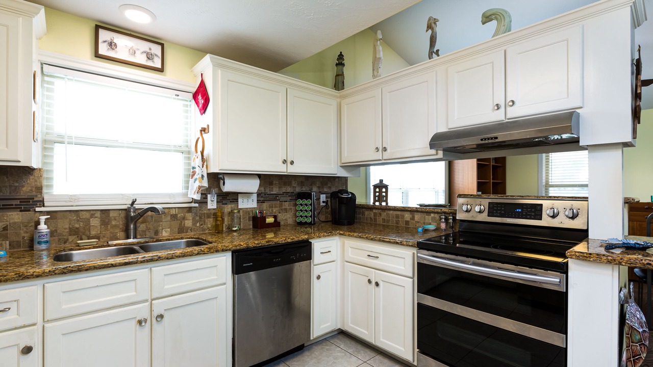 Photo of Kitchen in Jamaica Beach