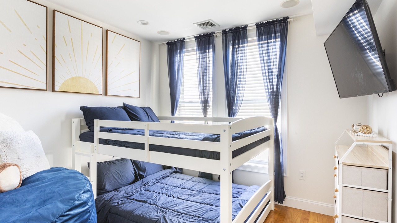 Photo of Bedroom in Columbus Park - Andrew Square