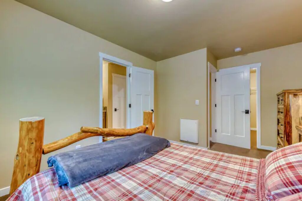 Photo of Bedroom in Welches