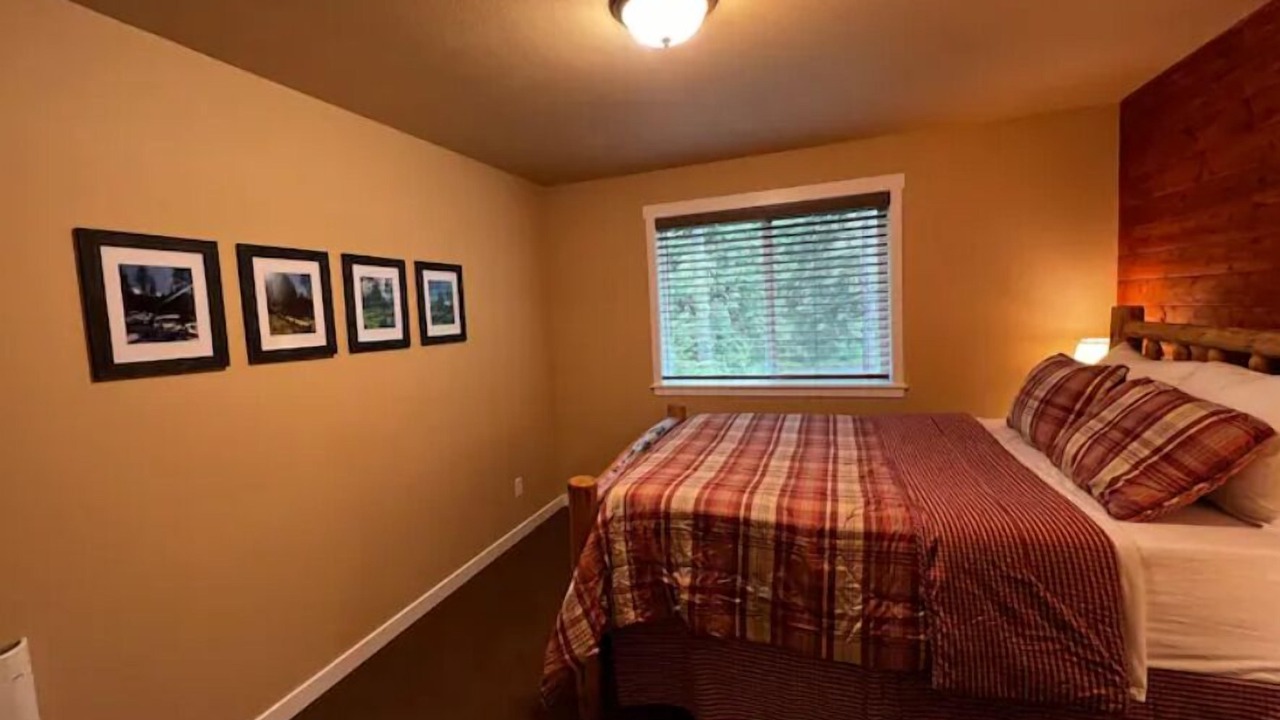 Photo of Bedroom in Welches