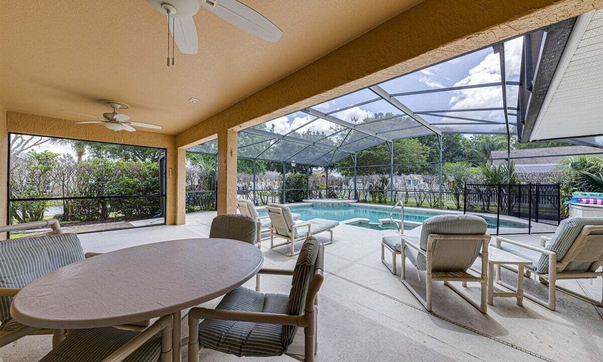 Photo of Outdoor in Orange Tree